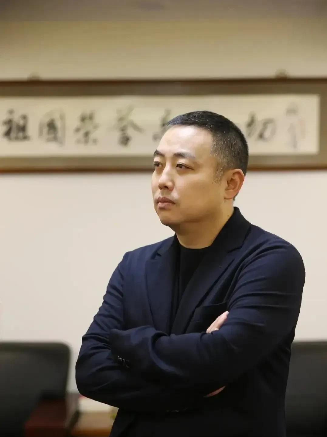 再见樊振东！拒绝世界杯，与李现亮相日本，头戴鸭舌帽瘦到不敢认(图13)