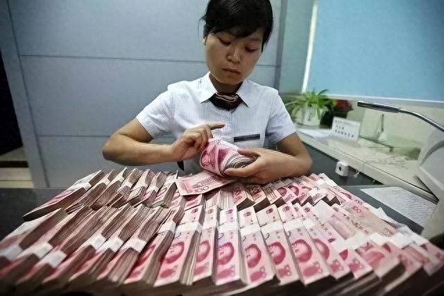 中美俄2025年GDP预测：俄罗斯16万亿，美国216万亿，中国令我意外(图1)