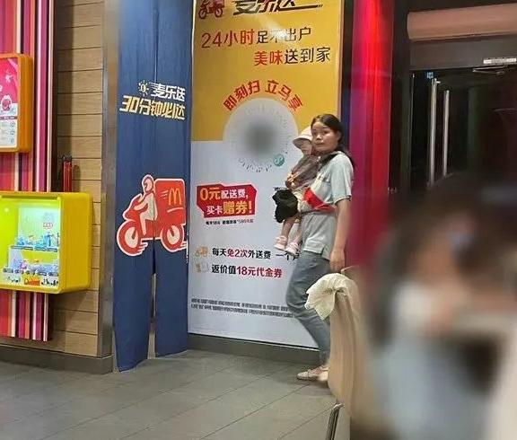 曾被全网心疼的“21岁送外卖单亲妈妈”买房：终于有家了(图3)