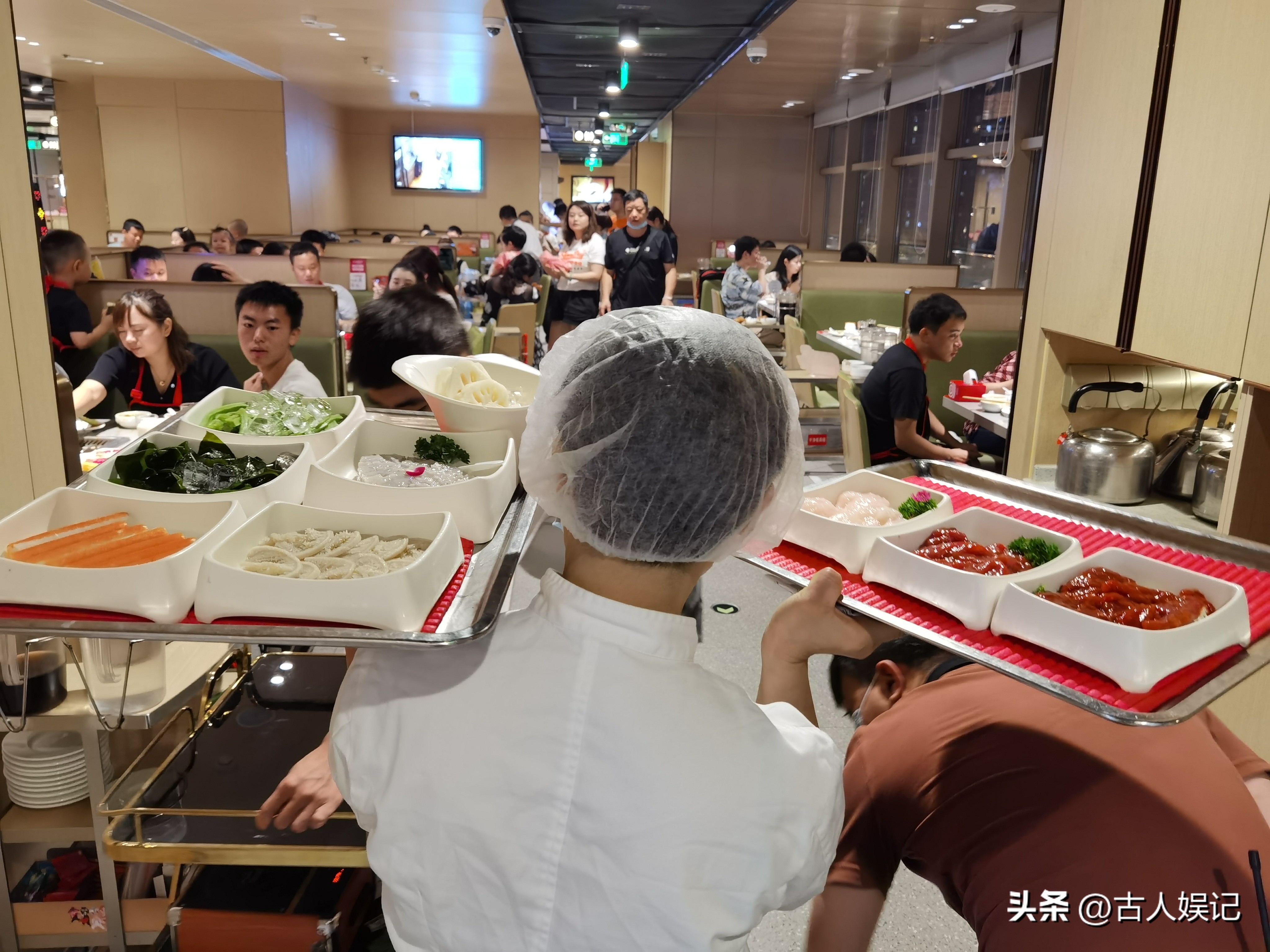 一泡尿上海两套房没了，损失远不止2000万，海底捞已申请民事诉讼(图8)