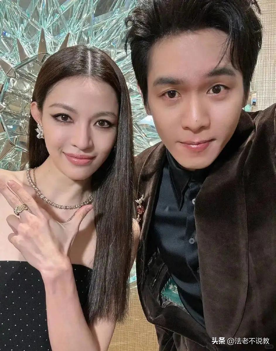 46岁章子怡现身成都，离开美颜滤镜，真实状态曝光，膝盖尤为吸睛(图10)