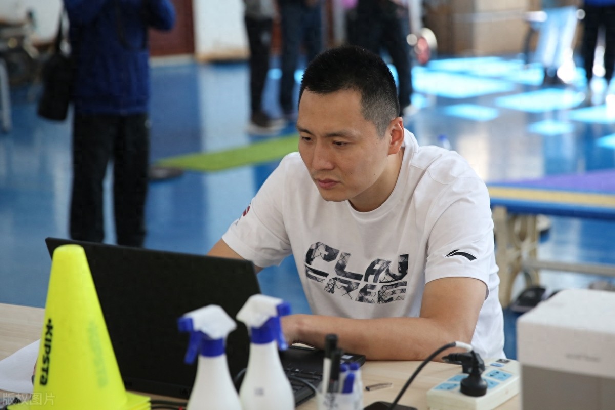 CBA最新战况汇总！排名更新如下：广东无奈，辽宁新疆同分不同命(图1)