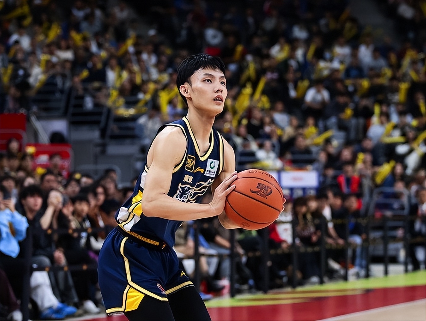 103-104，CBA十冠王轰然倒下！加时遭三分绝杀，杜锋爱将12分(图3)