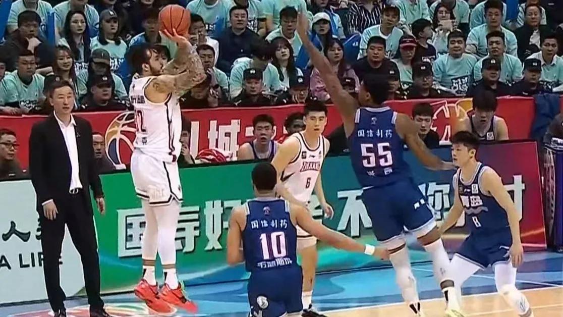 就在今天，CBA传来青岛和广东最新消息，浙江被淘汰，8强决出7席(图6)