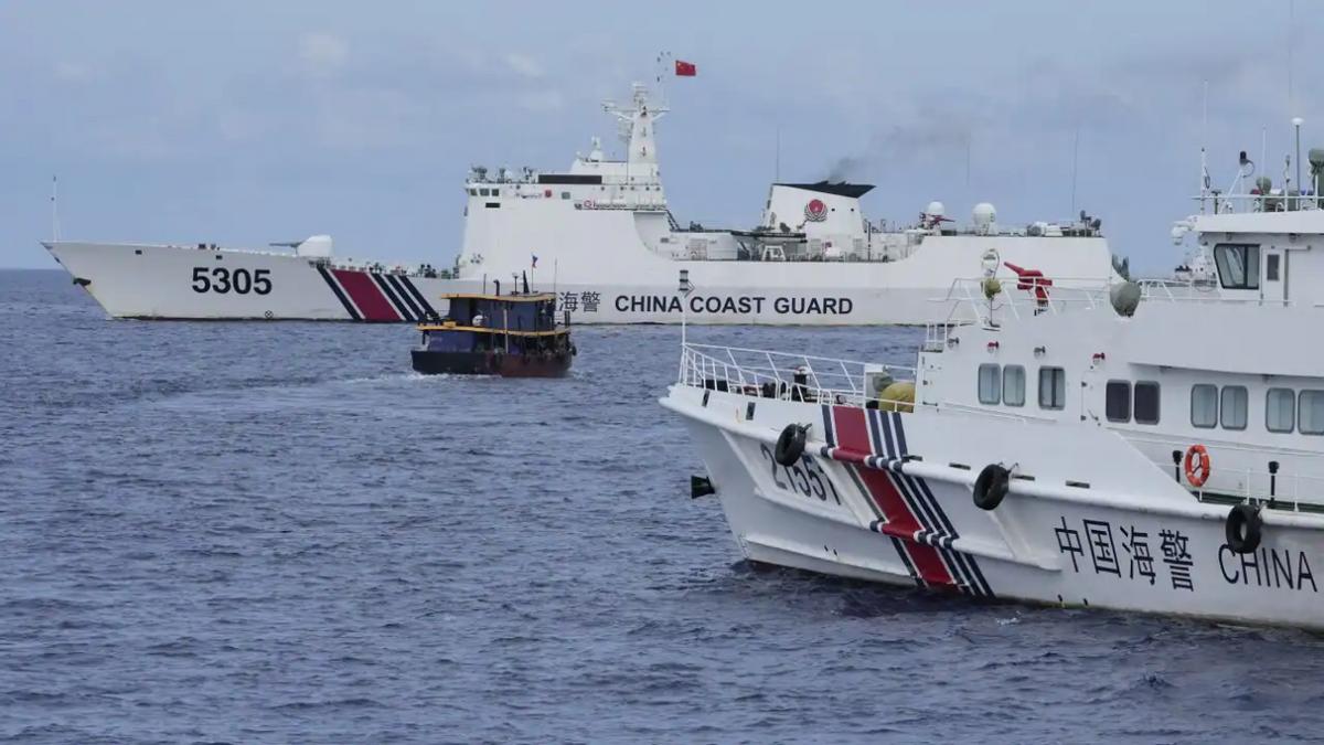 比美国还嚣张，英国航母将穿越台海？中方先发制人，还有秘密装备(图3)